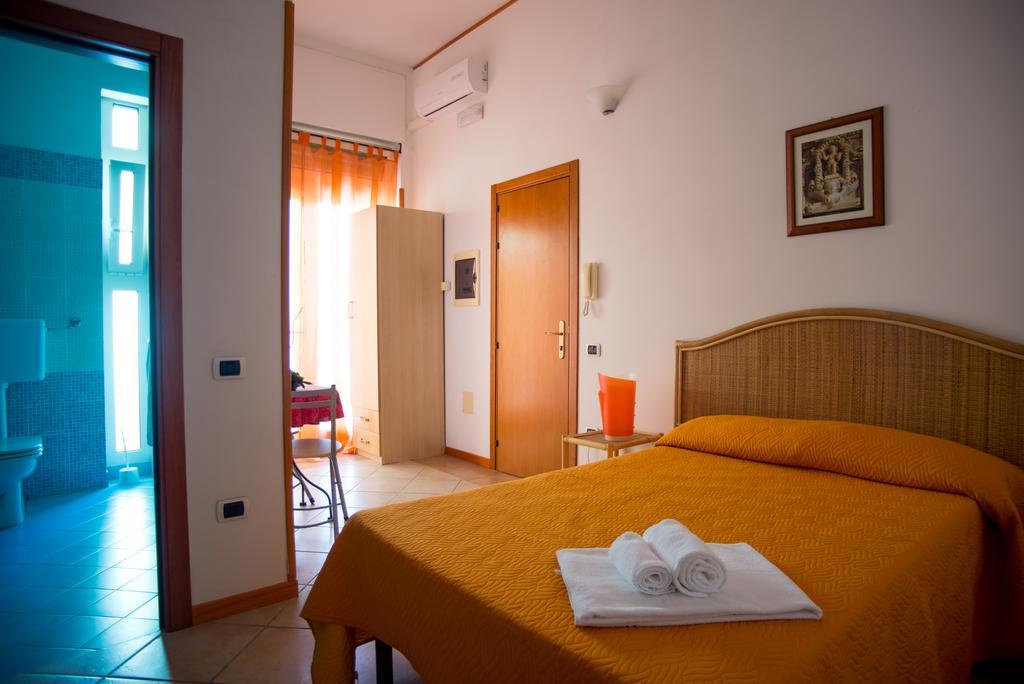 Hotel Residence Lupiae Lecce Extérieur photo