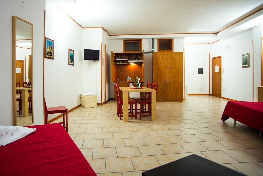 Hotel Residence Lupiae Lecce Extérieur photo
