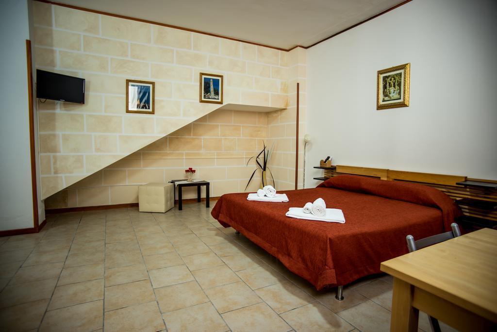 Hotel Residence Lupiae Lecce Extérieur photo